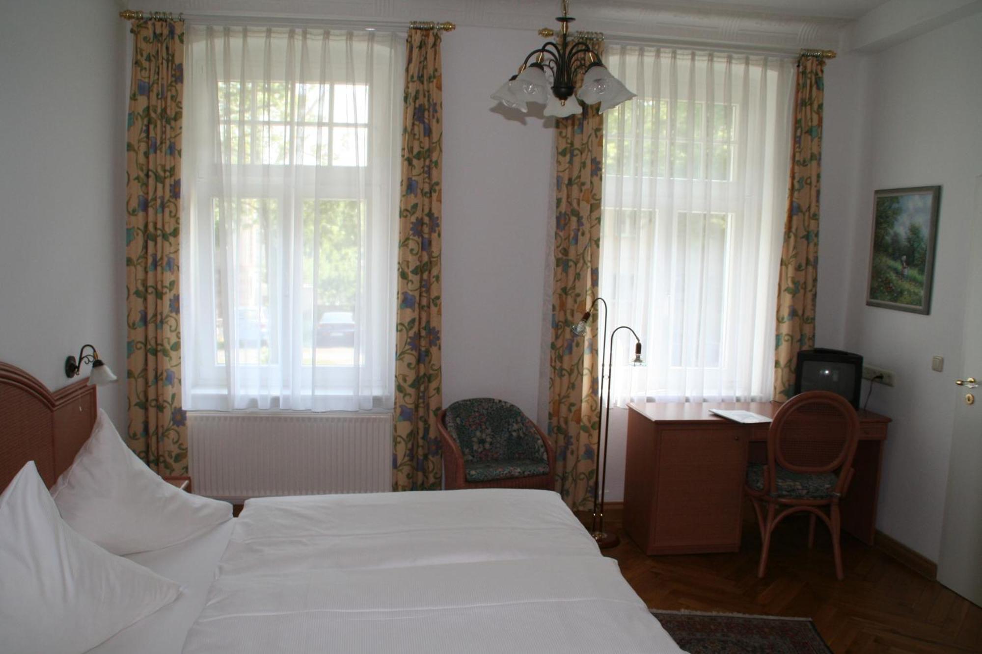 Pension Villa Beer Stralsund Exteriör bild